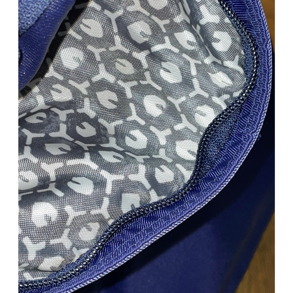 L.L.Bean Boundless Expandable Nylon Crossbody Bag Navy Everyday Casual Hiking - Picture 12 of 13